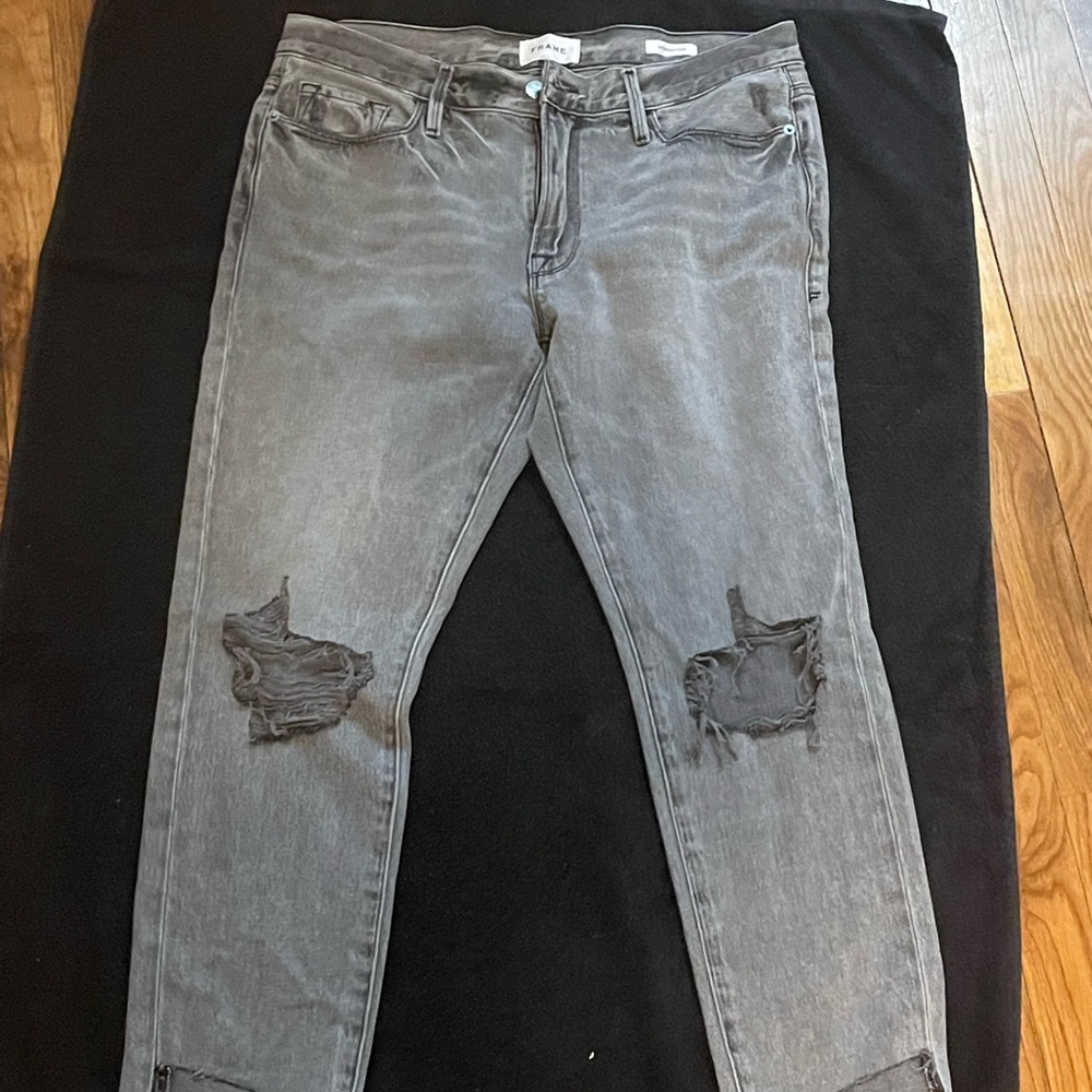 NEVER WORN FRAME JEANS